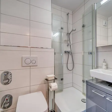- Haus D, App 0d0405 * هايليغنهافن